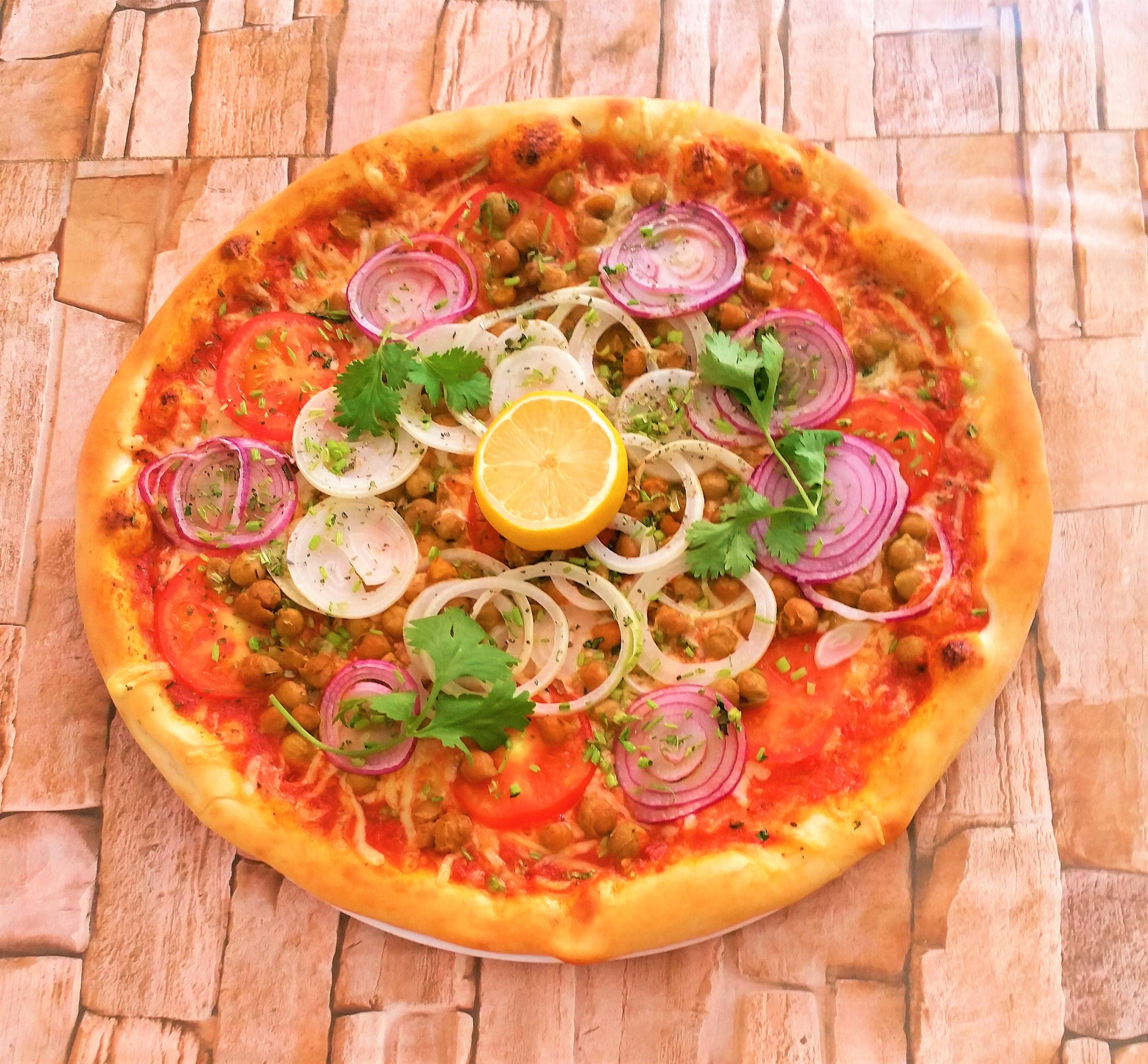 Pizza Pindi Cholle